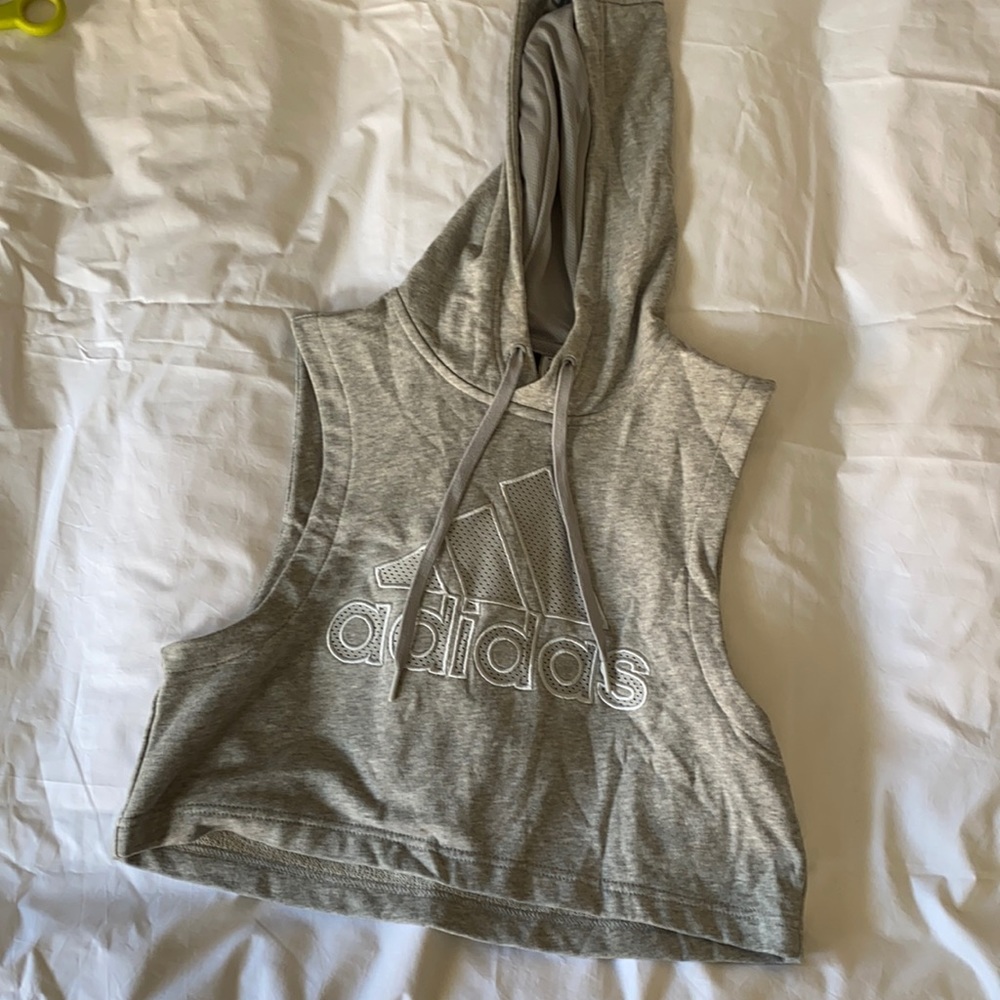 ADIDAS - Cropped Sleeveless Hoodie